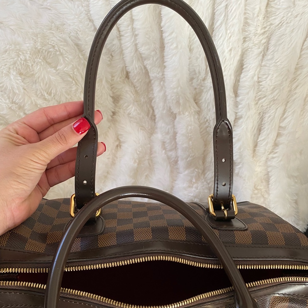 Discontinued Louis Vuitton Damier Ebene Berkeley Bag 
— a timeless classic - Picture 10 of 13